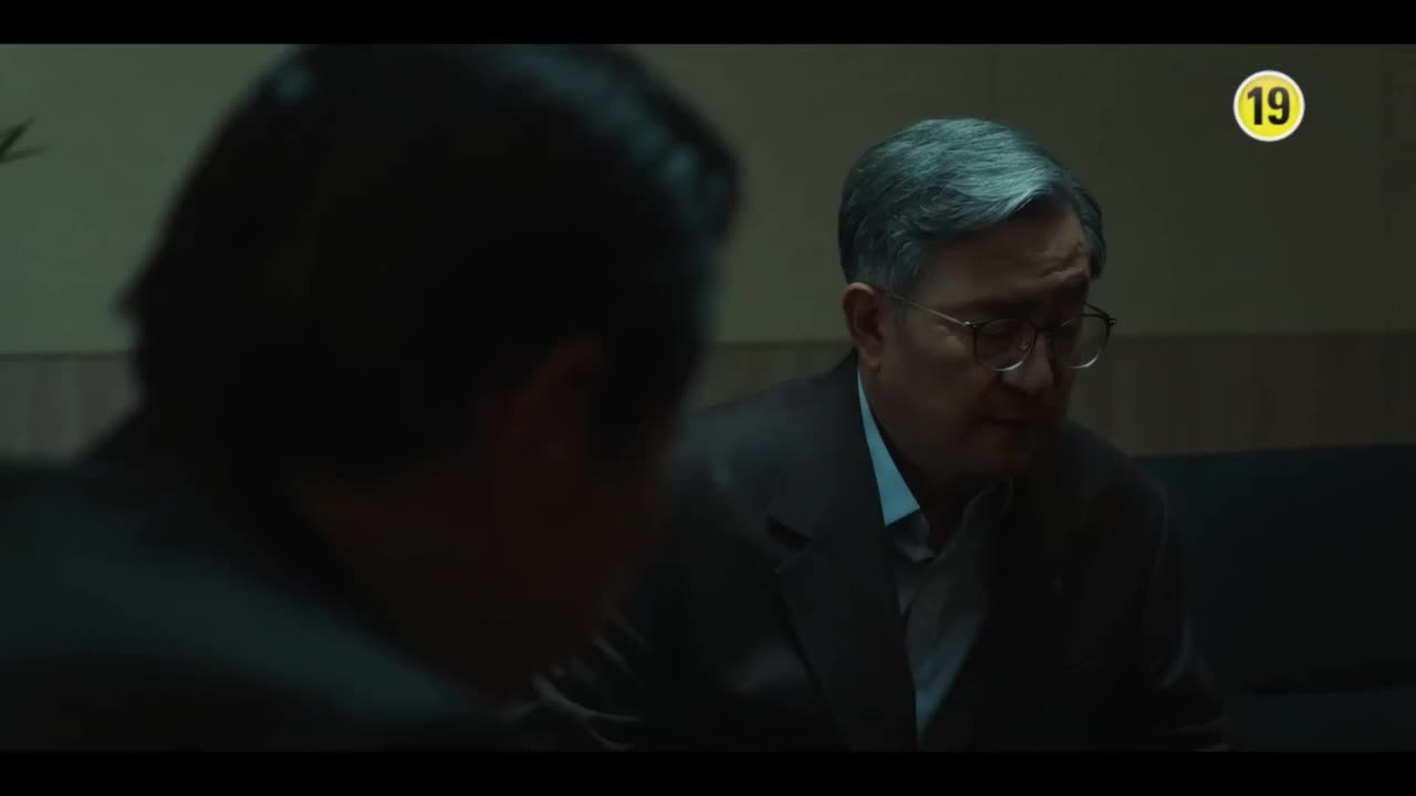 Кадры из сериала Биография злодея 5 серия 1 сезон (2023)