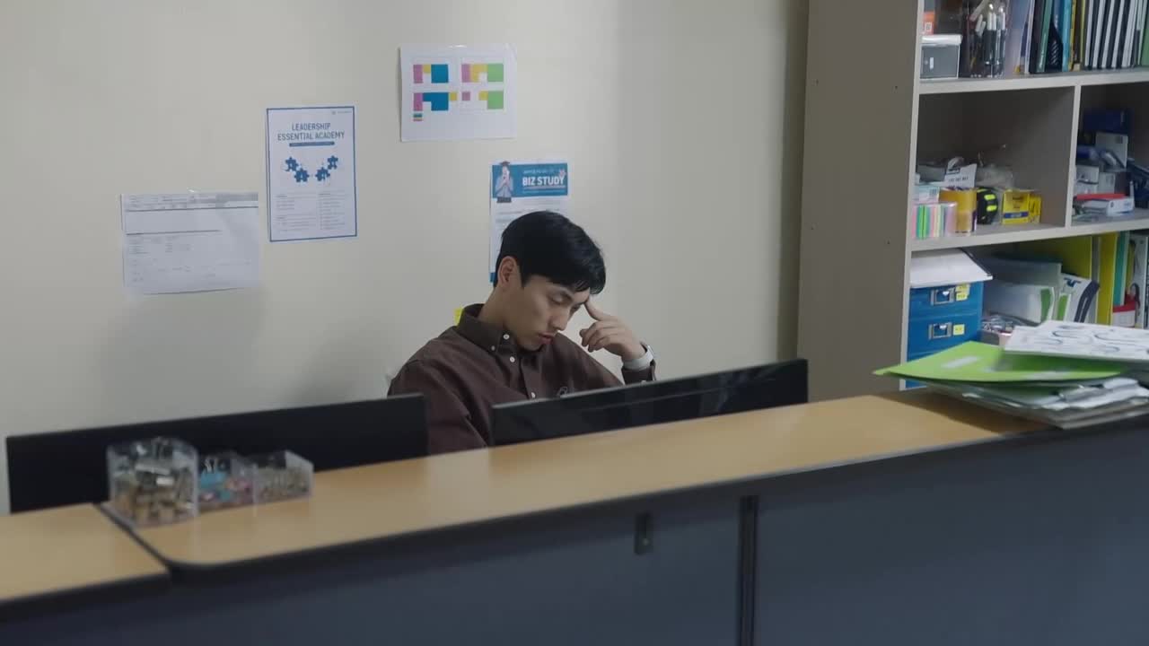 Кадры из сериала Урок любви (2022)
